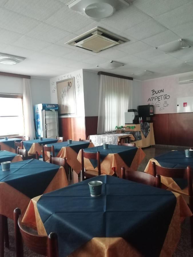 Hotel Mediterraneo Rimini Buitenkant foto